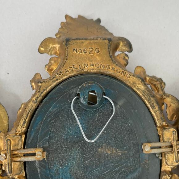 Vintage Ornate Hong Kong molded plastic framed portraits, wall art set of 3 - Picture 5 of 15